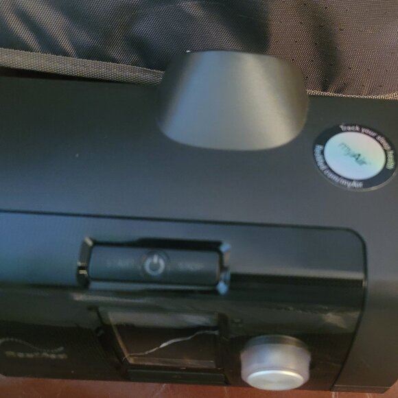 ResMed Air sense 10 Auto set with Accessories and 9881 Run Hours - Picture 10 of 16